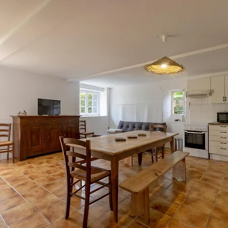 Domaine Les Maurelles Holiday home Milhac